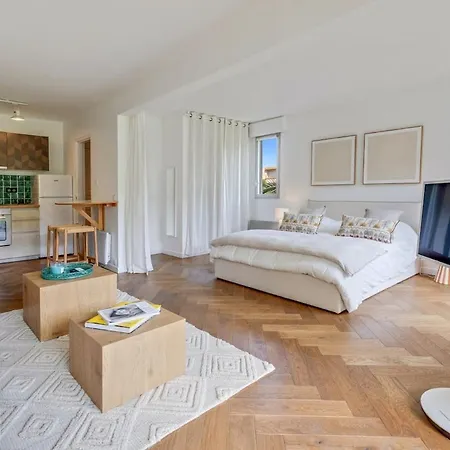 5 Minutes From The Port - Large & Beautiful - Pool & Parking *