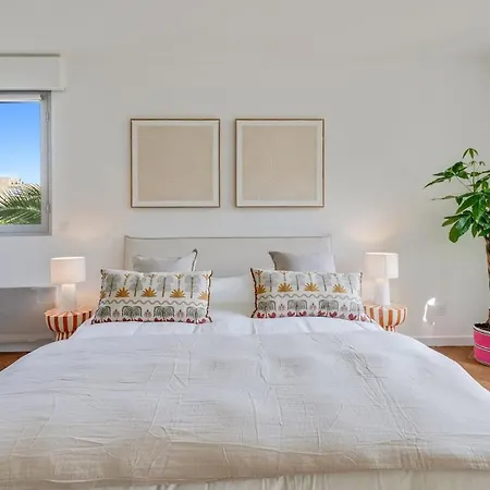 5 Minutes From The Port - Large & Beautiful - Pool & Parking